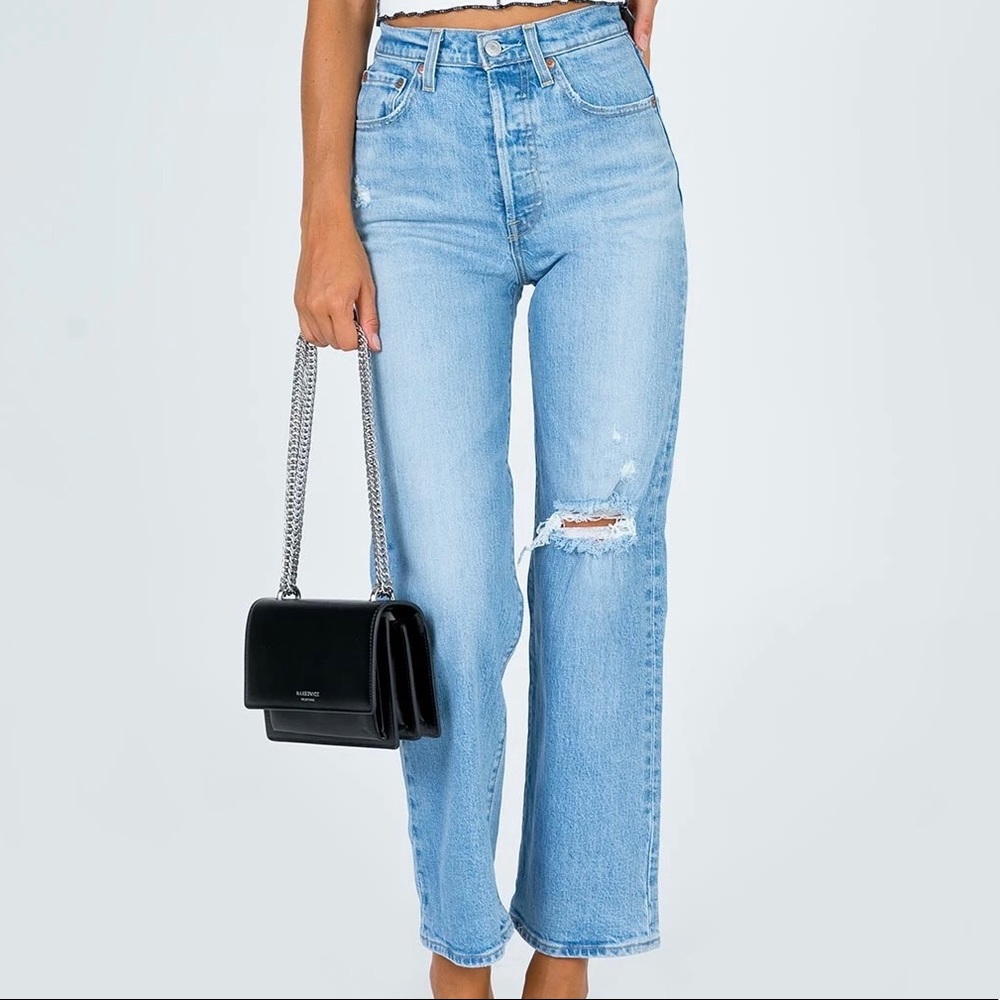 Levi’s Ribcage Jeans